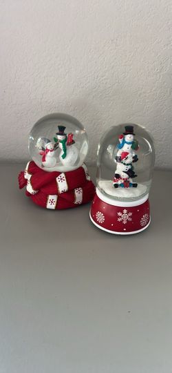 Two Musical Christmas Snowman Snow Globe Set of 2