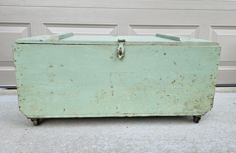 WWII 1943 US ARMY Wood Shipping Crate Foot Locker Original Paint CQD 61-B-1943