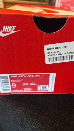 Woman’s Nike tannin sandal