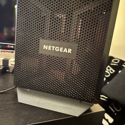 NETGEAR Modem +Wi-Fi Router