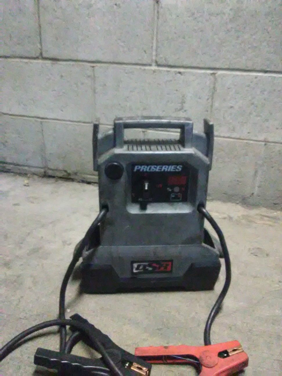 Schumacher DSR114 DSR Pro Series 12V Car Battery Jump Starter SHM-PSJ-2212 jumpstart box