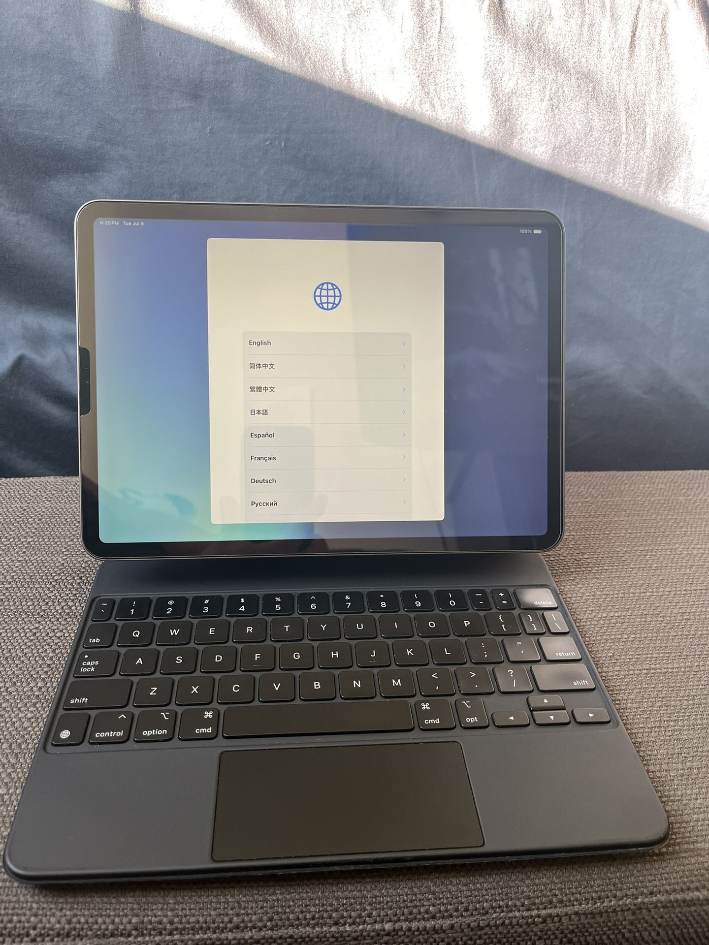 iPad Pro 11in & Apple Magic Keyboard