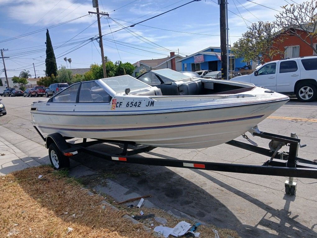 Bayliner Boat 8 Seater