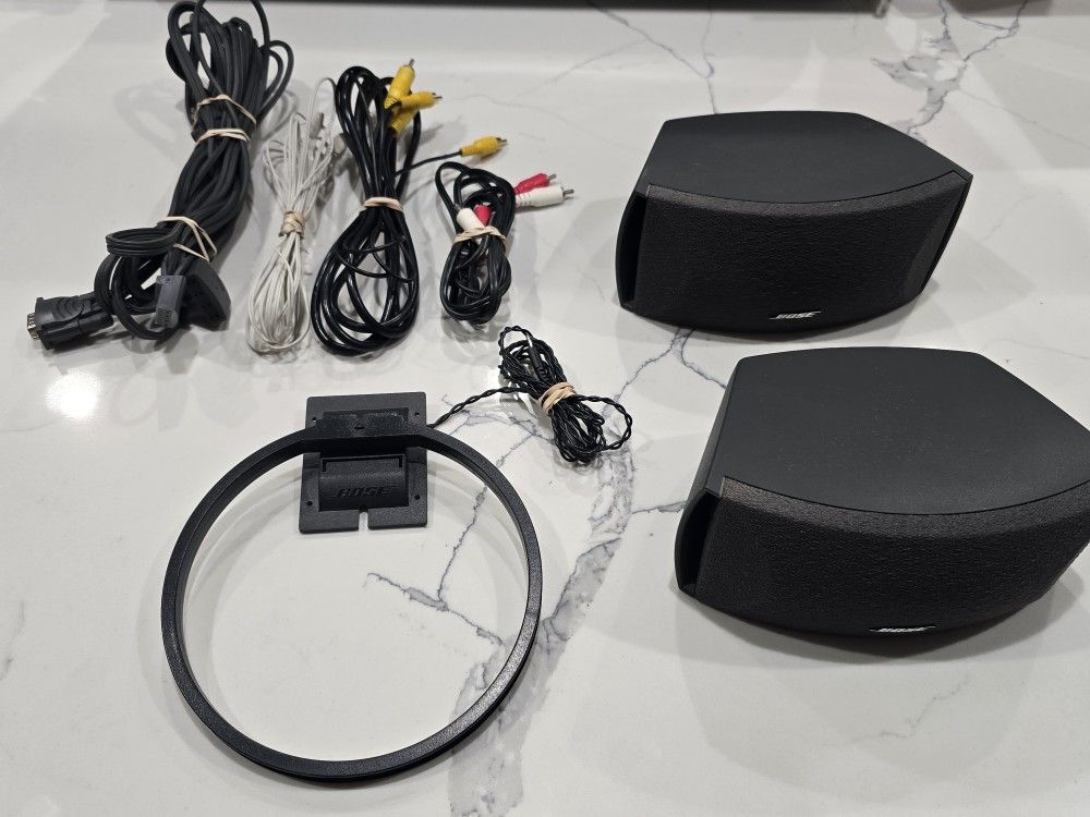Bose Model AV 3-2-1 Media Center Speakers With Cable