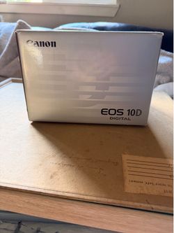 Canon EOS 10D with two lenses/ no charger included