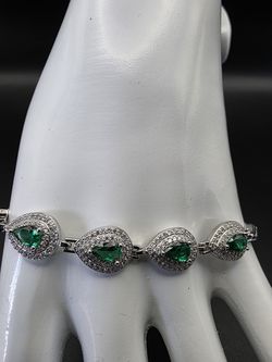 Emerald Bracelet Deliveries in Los Angeles 📍