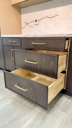 Walnut Slim Shaker Frameless Kitchen Cabinets
