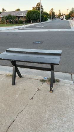 FREE TABLE