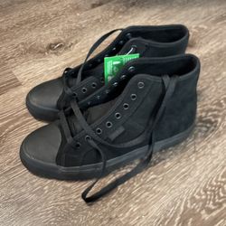 DC Men Shoes Size 8