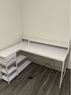 (2) L-shaped desk