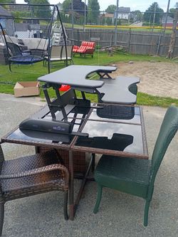 Standing desk