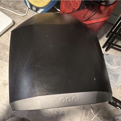 Ooni pizza oven and moveable stand