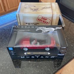 Ford Mustang REVEAL 2010 From Ford Debut Nov. 18, 2008. Perfect Condition. Always Boxed. Maisto 1:18 Scale Official Licensed Product