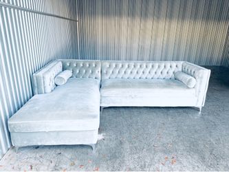 Stunning High End Z Gallerie Sectional Sofa w/Crystal Tufting & Storage