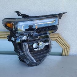 2023 - 2026 GMC CANYON RIGHT HEADLIGHT LED PASSENGER SIDE GENUINE OEM.  AA2