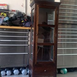 Display Cabinet/ Hitch