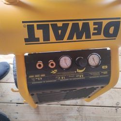 
DeWalt D55146 4.5 Gal. Portable Electric Air Compressor
