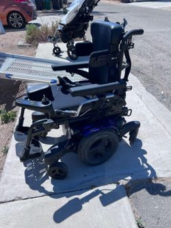 Electric wheelchair scooter for disabled people