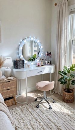 White Makeup Vanity Desk with Hollywood Mirror