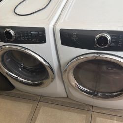 Frontload Washer And Gas Dryer 