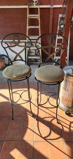 Pair Of Chairs 💺