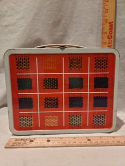 VTG 1960's "Ohio Art" -Basket weave metal lunch box, rare collectable, red plaid quilt. USA 🇺🇸
