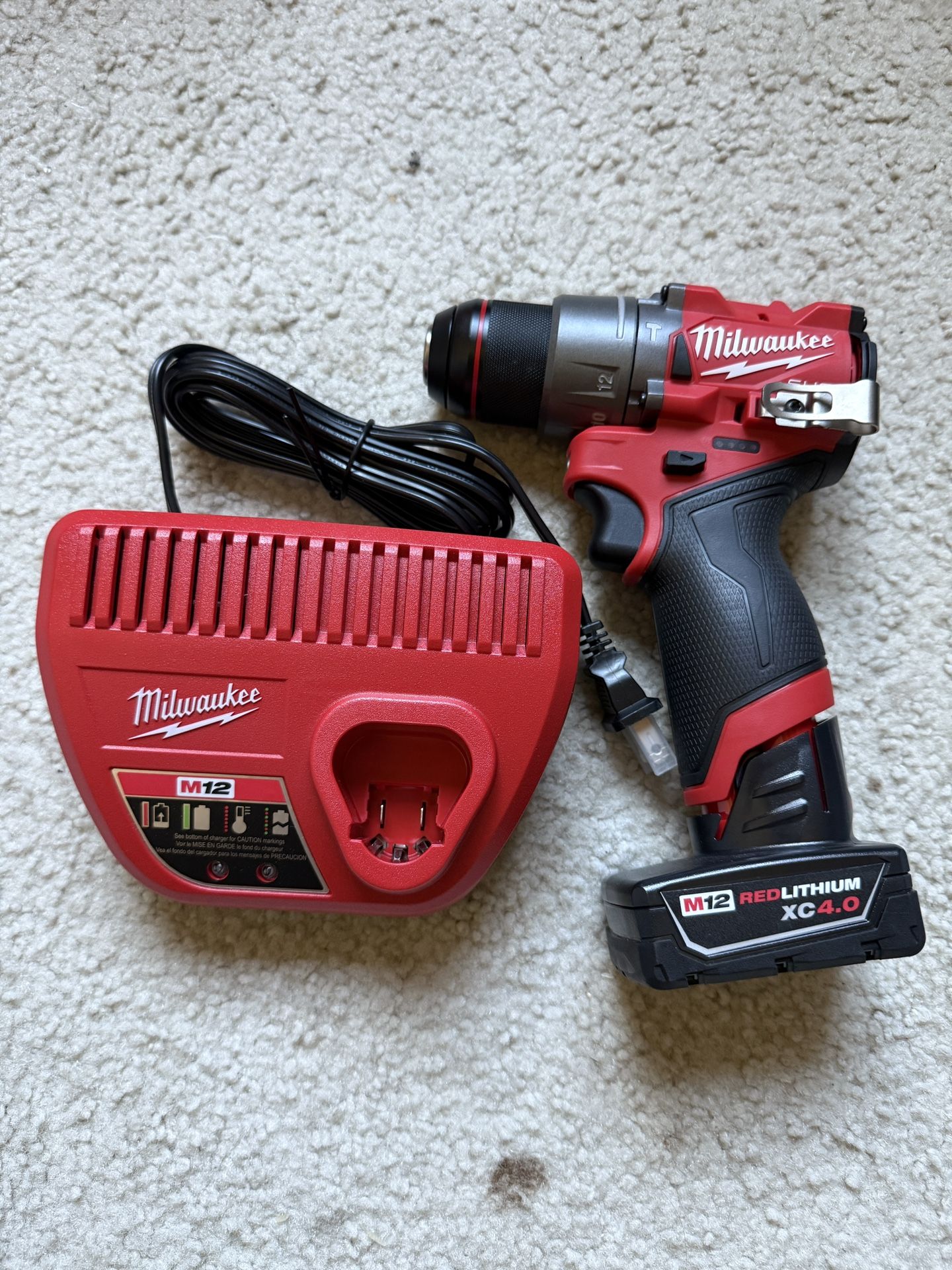 Milwaukee M12 Hummer Drill And Battery