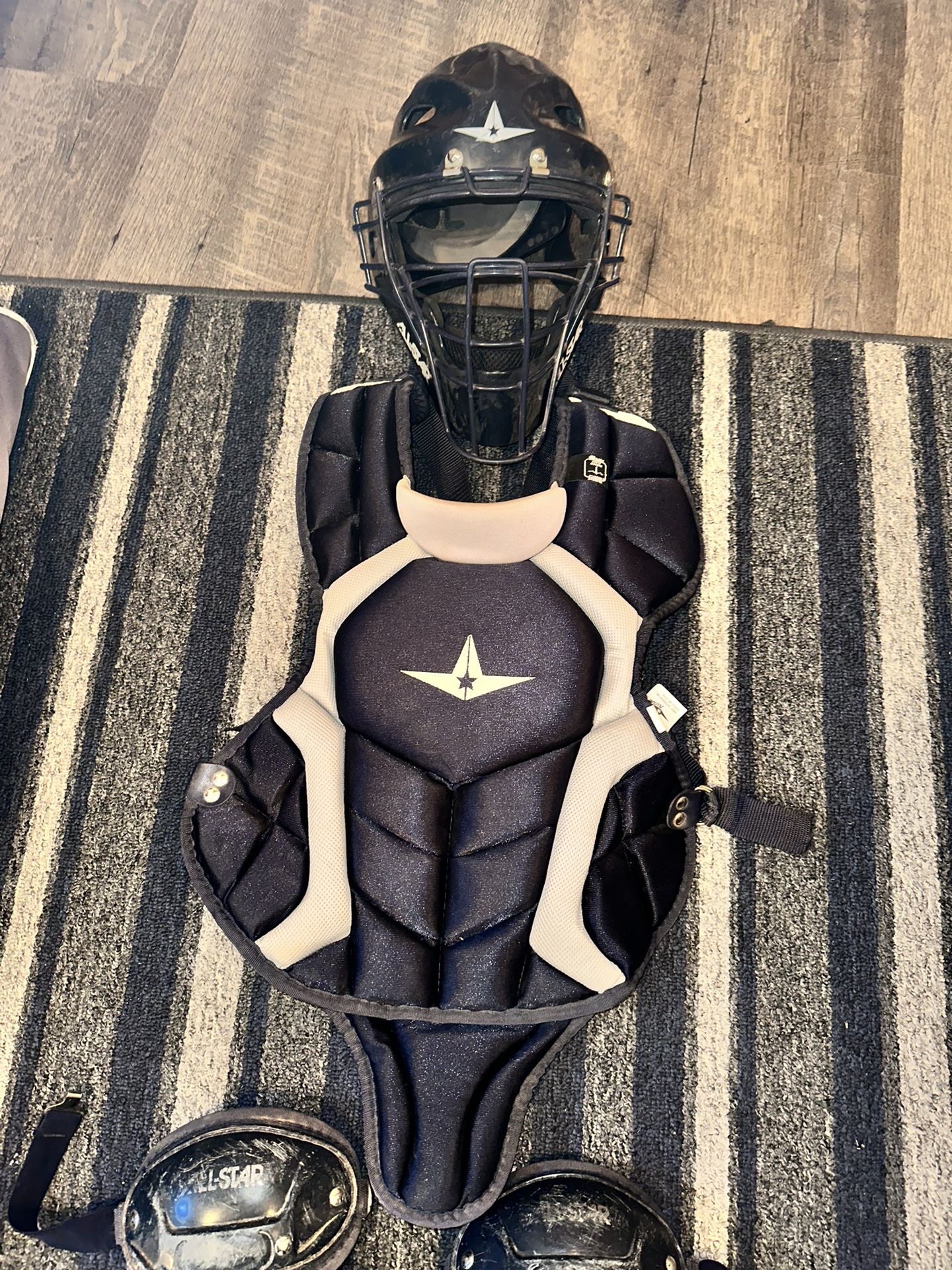 Youth Catchers Gear + Bag for Sale in Anaheim, CA OfferUp
