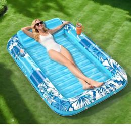 Luxury tanning pool