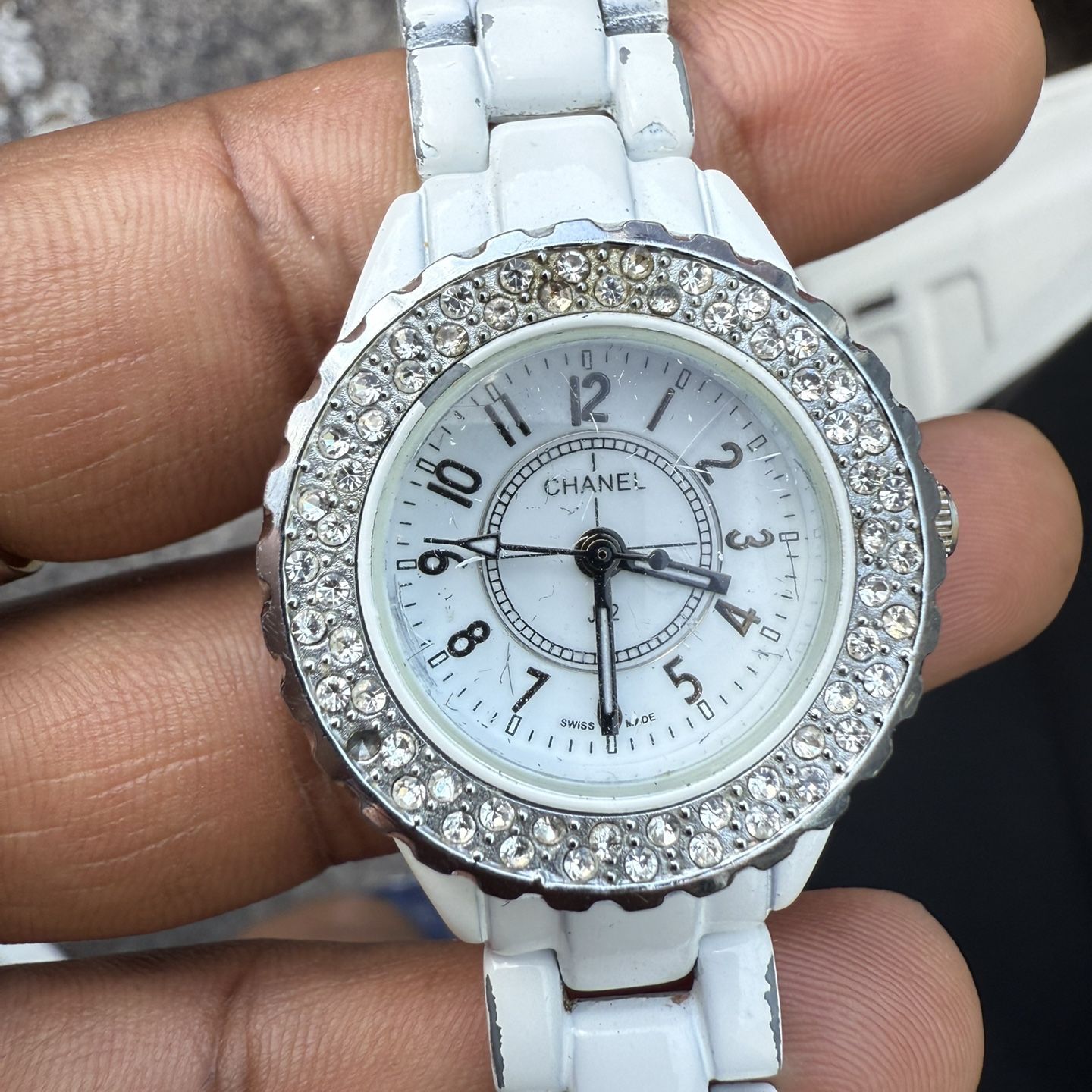CHANEL ストーン付き腕時計 Chanel J12 ETANCHE 200mm QUARTZ Diamond Watch ZG58096 Some Wear
