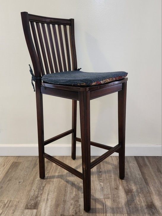 Pier One Bar Chair with Cushion