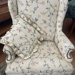 Waverly  Queen Anne Floral Accent Chair With Pillow 