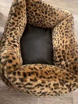 leopard pet bed