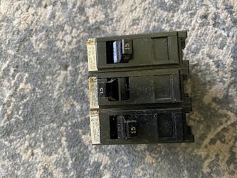 15-amp single-pole circuit breakers