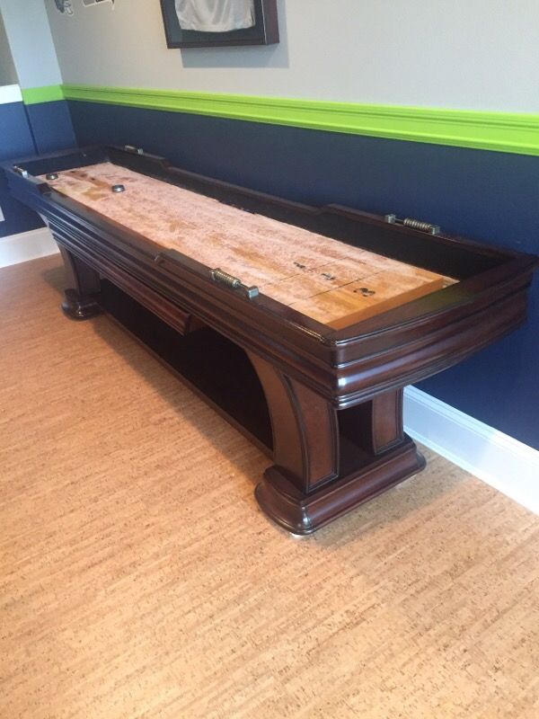 Well Universal Company Shuffleboard table