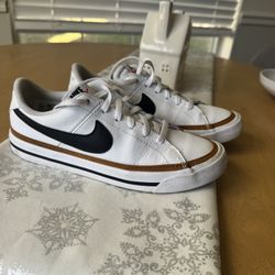Nike Court Legacy Big kids Sz4