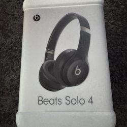 Beats Solo 4 Brand New 