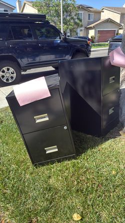 Set of two cabinets