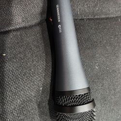 Senheiser E835