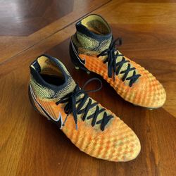 Nike Magista