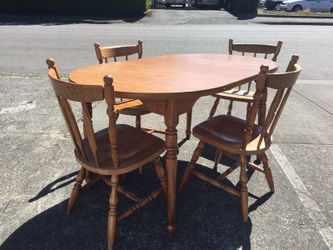 Oak Table 4 Chairs