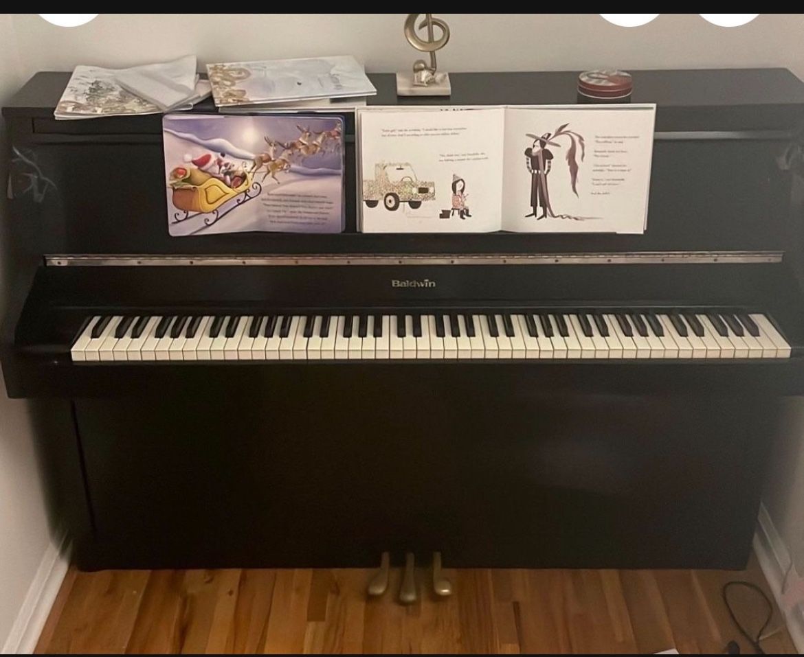 moving sale piano baldwin