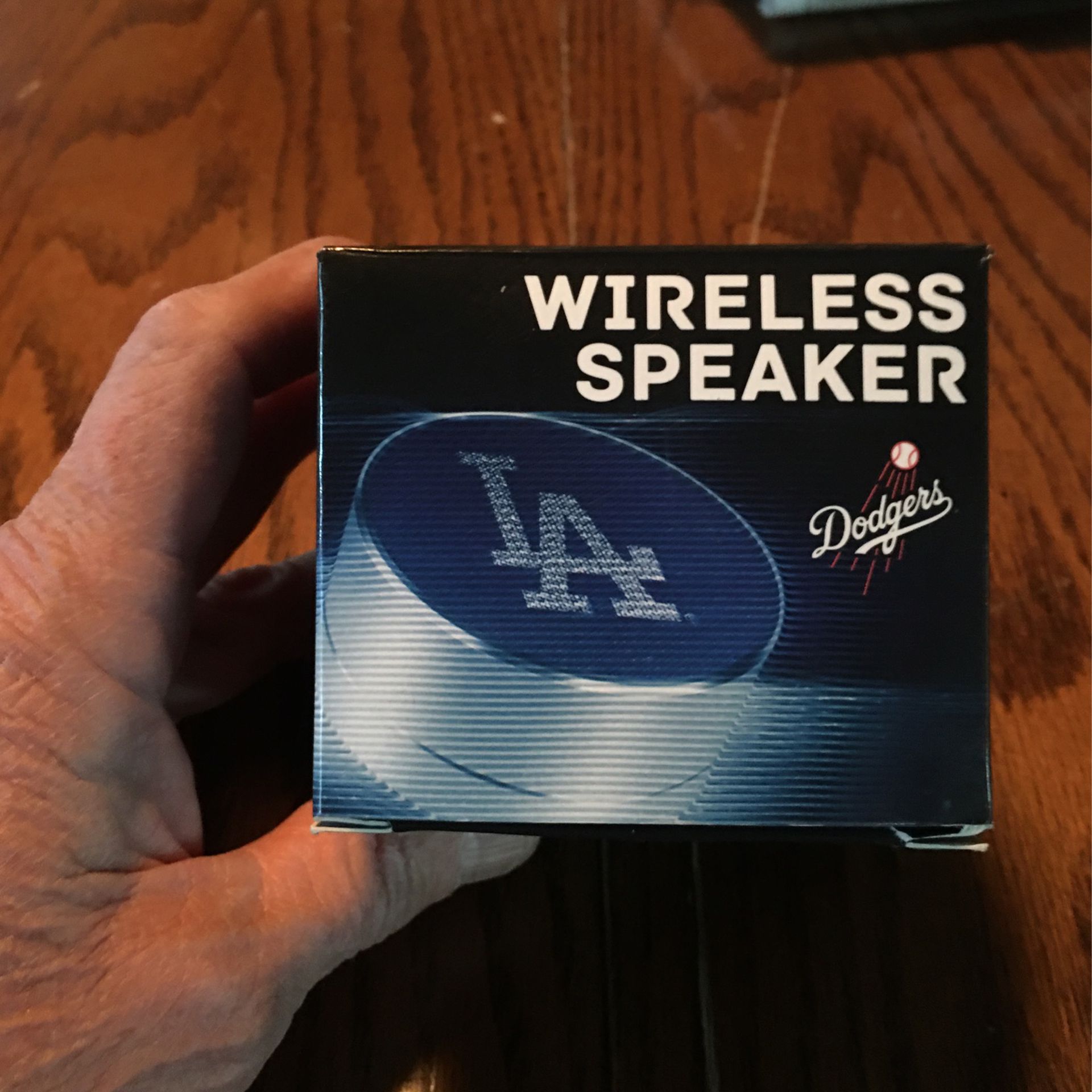 Wireless speaker dodgers