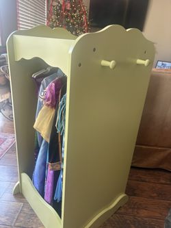 Play Dress-up Wardrobe