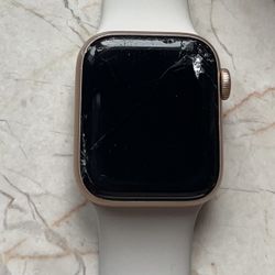 Apple Watch Se Gold Aluminum Cracked Screen