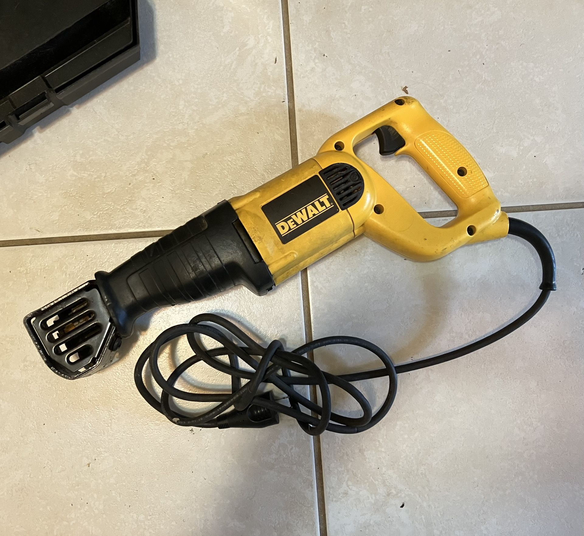 DeWalt DWE304 10 Amp 120V AC 0-2800/min Reciprocating