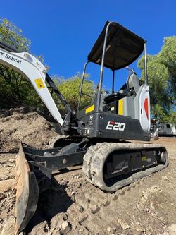 Bobcat mini excavator e20