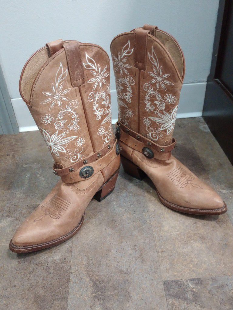 Shyanne Boots Size 9