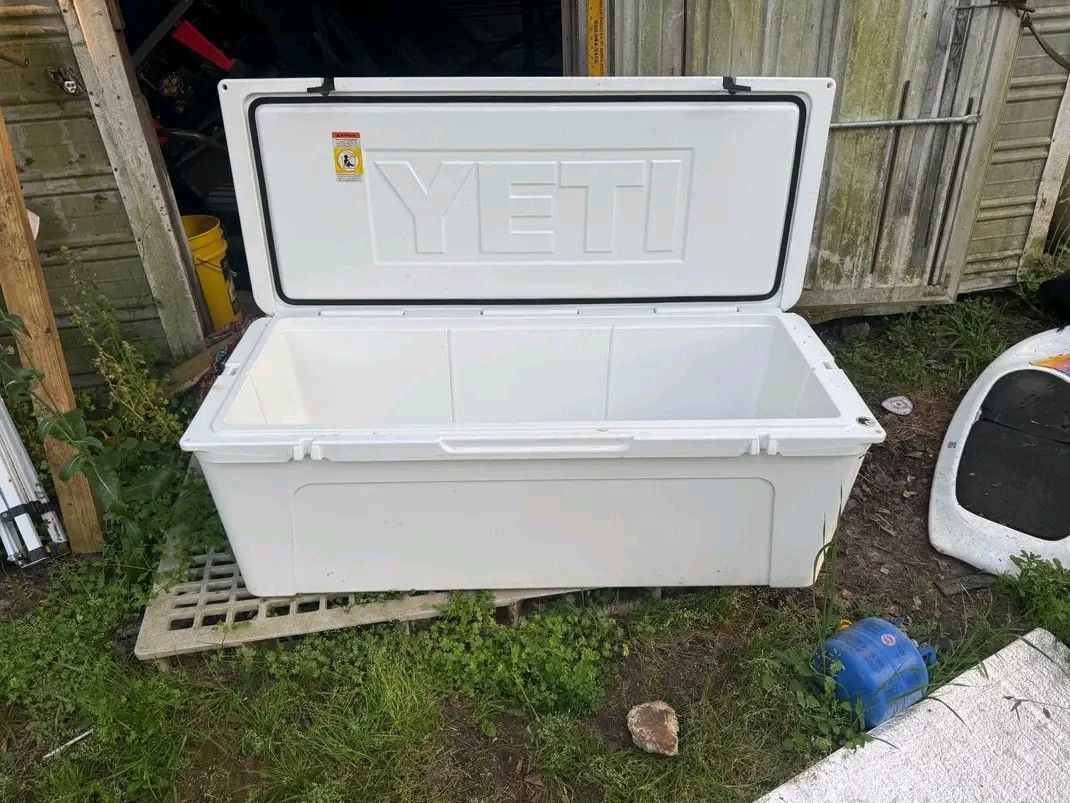 Yeti Cooler 250