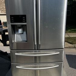 Refrigerator 